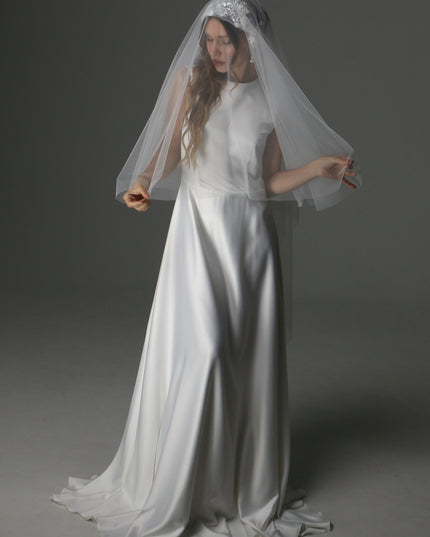 Modern Lace Appliqué Mantilla Veil – One Layer Boho Bridal Veil