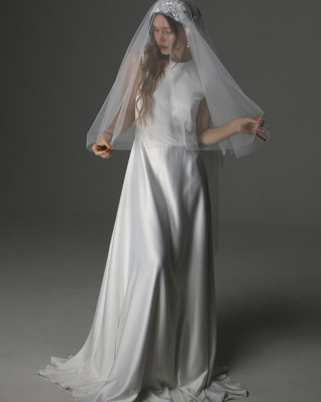 Modern Lace Appliqué Mantilla Veil – One Layer Boho Bridal Veil