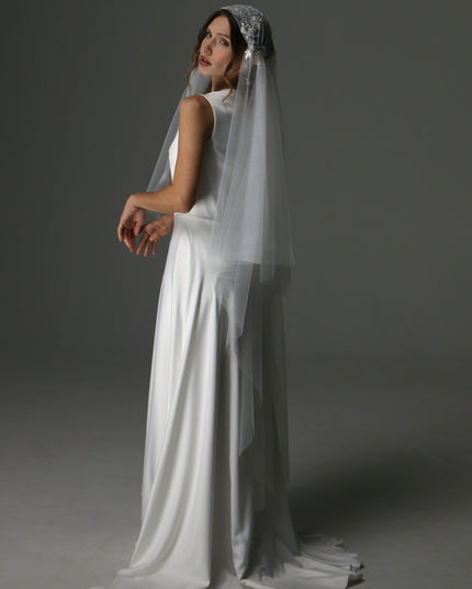 Modern Lace Appliqué Mantilla Veil – One Layer Boho Bridal Veil