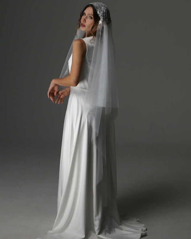 Modern Lace Appliqué Mantilla Veil – One Layer Boho Bridal Veil