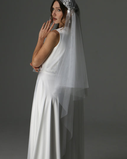 Modern Lace Appliqué Mantilla Veil – One Layer Boho Bridal Veil