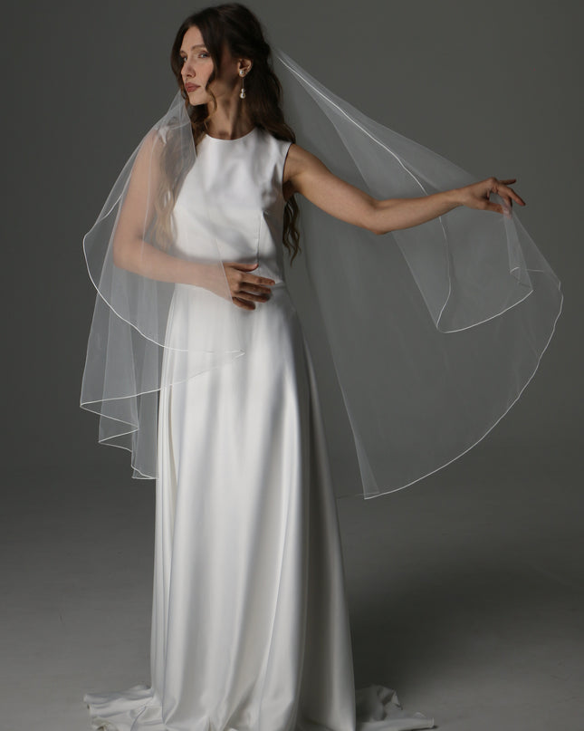 One Tier Cascade Bridal Veil with Pencil Edge | Simple Wedding Veil