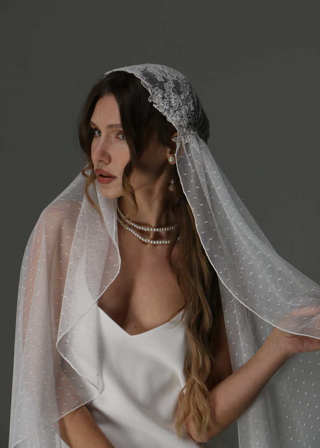Romantic Juliet Cap Veil – Lace Appliqué Single Tier Bride