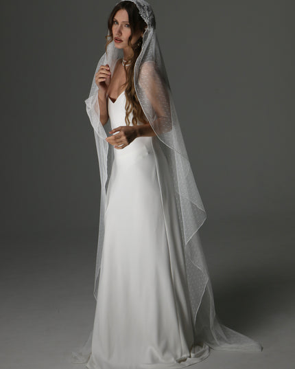 Romantic Juliet Cap Wedding Veil with Lace Appliqués – Single Tier Bridal Veil