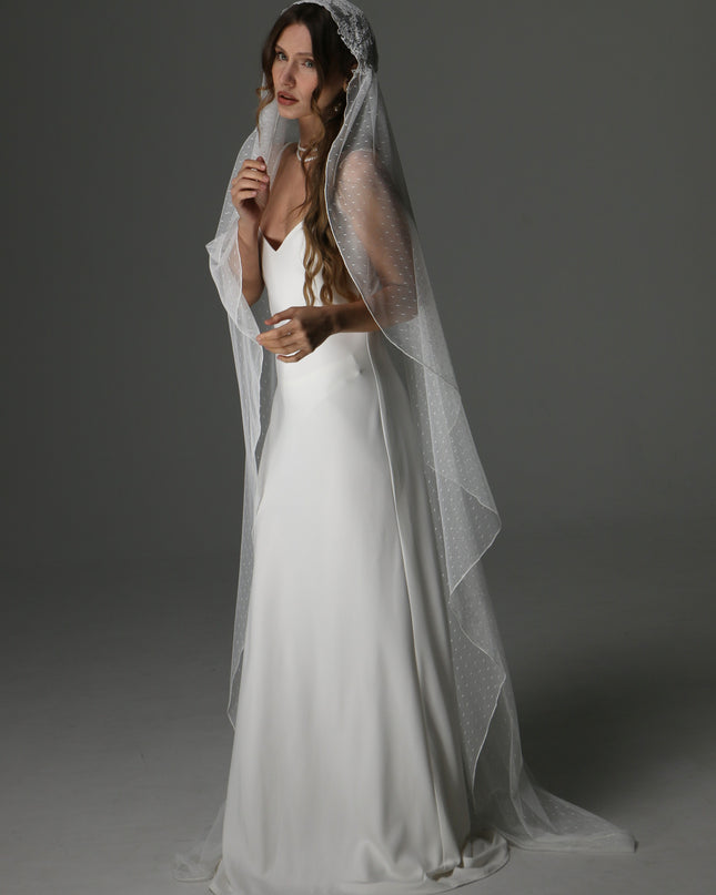 Romantic Juliet Cap Wedding Veil with Lace Appliqués – Single Tier Bridal Veil