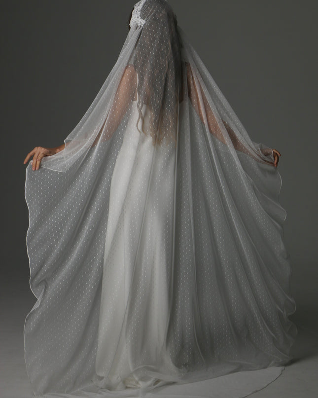 Romantic Juliet Cap Wedding Veil with Lace Appliqués – Single Tier Bridal Veil