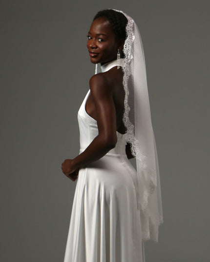 Dotted Lace Edge Fingertip Wedding Veil – One Tier Bridal Veil