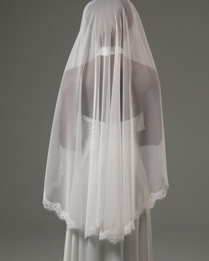 Dotted Lace Edge Fingertip Wedding Veil – One Tier Bridal Veil
