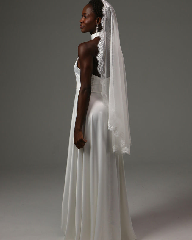 Dotted Lace Edge Fingertip Wedding Veil – One Tier Bridal Veil