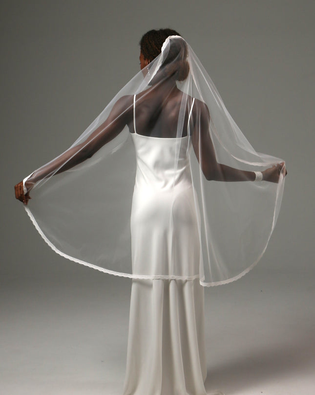 Lace Edge Fingertip Wedding Veil Soft Tulle Bridal Veil
