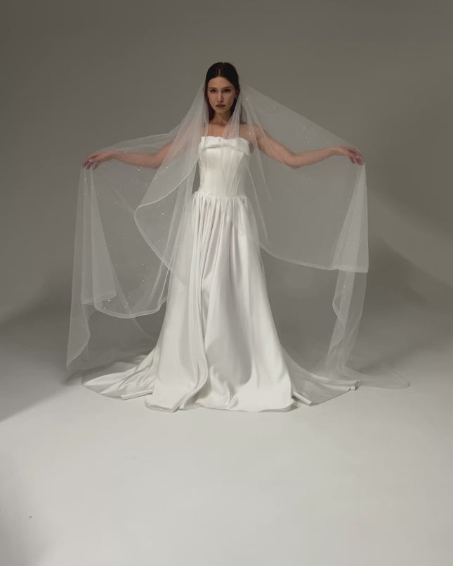 One-Tier Cascade Veil with Glitter Horsehair Edge