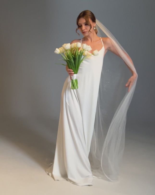 Elegant Satin Edge Bridal Veil – Fingertip to Chapel Length Veil with Ribbon Trim | Classic Wedding Veil