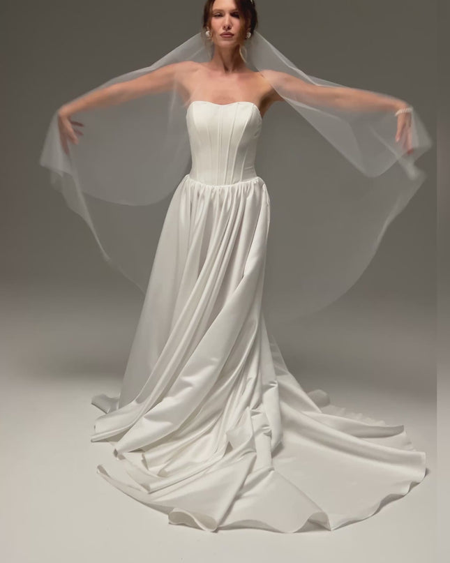 One Tier Cascade Veil with Raw Edge | Soft Ivory Cathedral Wedding Veil | Classic Soft Bridal Veil