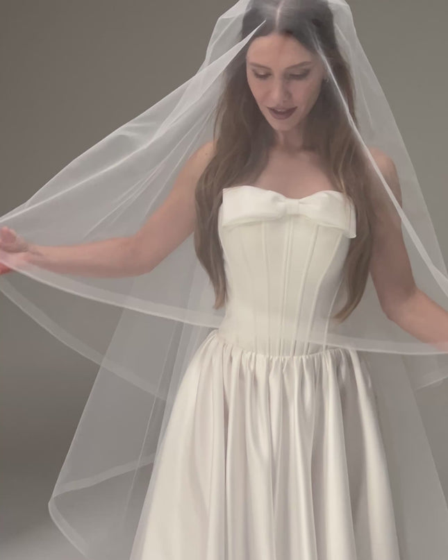 Two Tier Ivory Bridal Veil with Horsehair Edge – Classic Wedding Veil