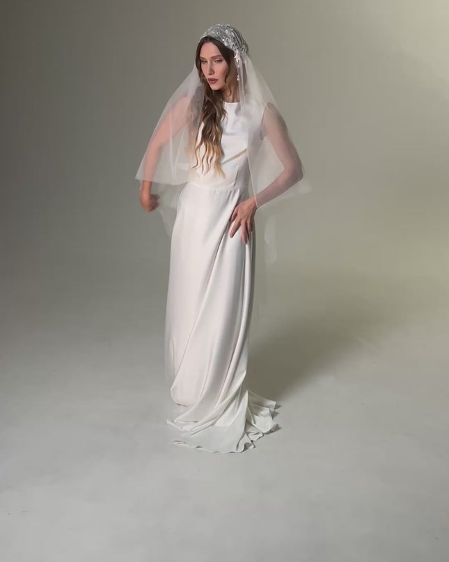 Modern Lace Appliqué Mantilla Veil – One Layer Boho Bridal Veil