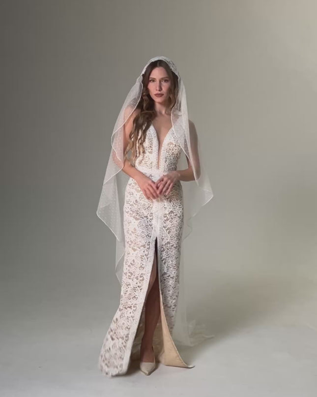 Juliet Cap Wedding Veil with Dotted Tulle and Lace Details – Boho One Tier Veil