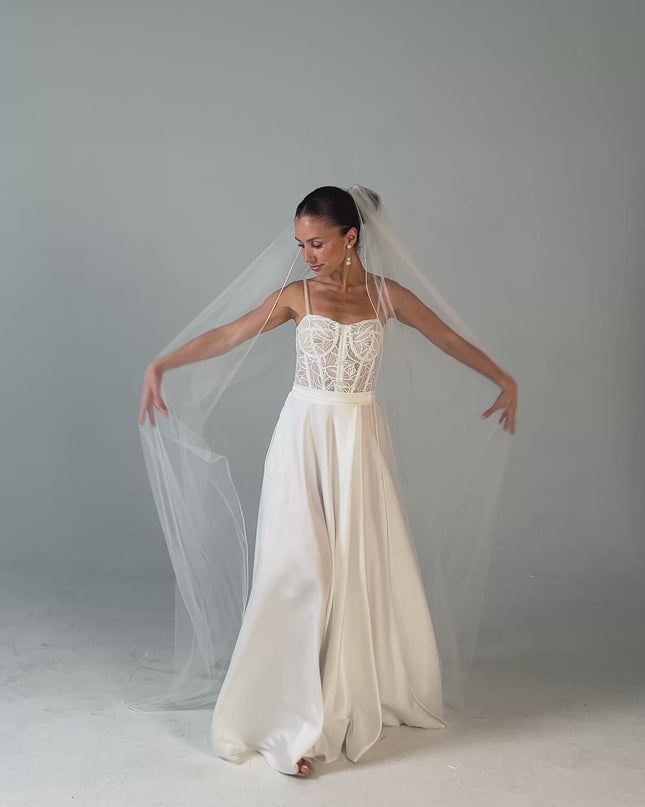 Light Ivory One Tier Wedding Veil – Long Soft Italian Tulle Bridal Veil with Elegant Pencil Edge