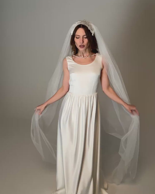 Juliet Cap Wedding Veil with Chantilly Lace, One Tier Full Bridal Veil with Raw Edge, Soft Tulle Veil