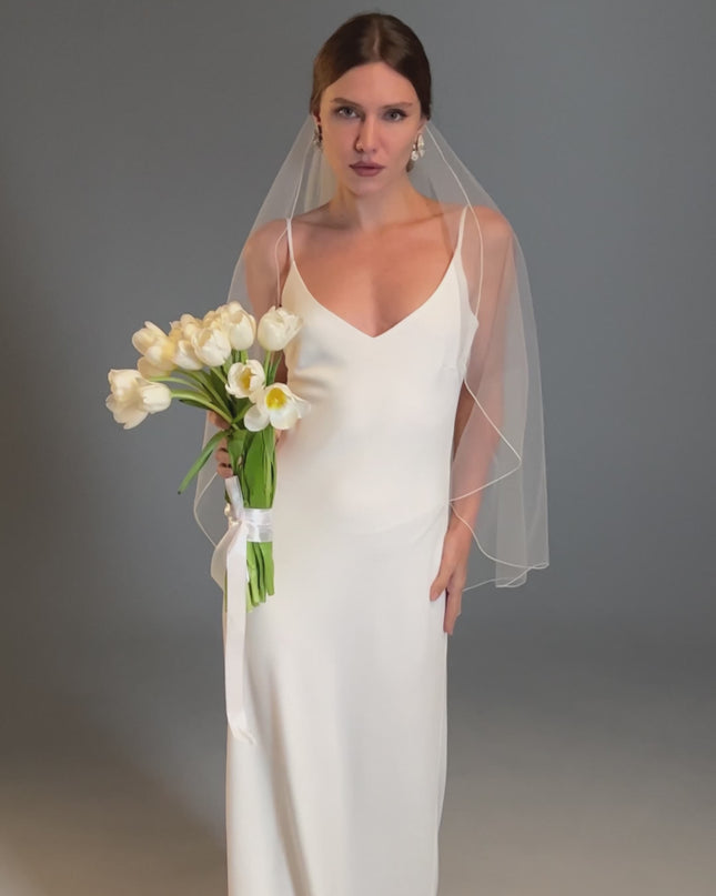 Simple 1-Tier Fingertip Wedding Veil with Pencil Edge