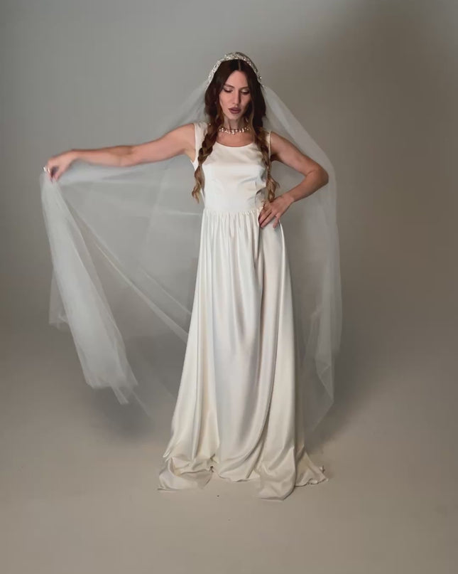 Juliet Cap Wedding Veil with Lace, Two Tier Bridal Veil with Raw Edge, Soft Tulle Vintage Veil