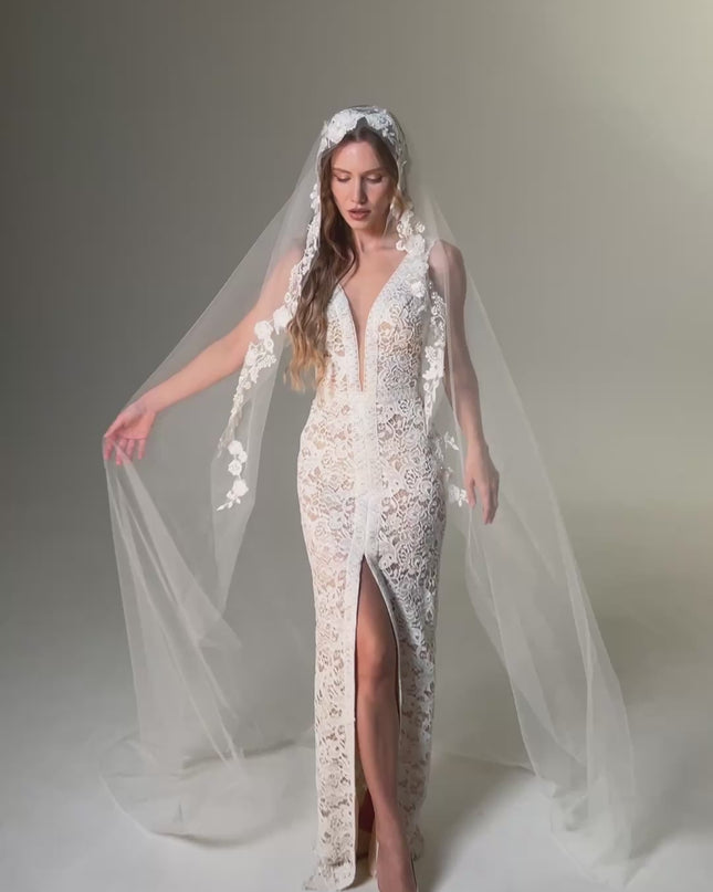 Lace Appliqué Wedding Veil: Ethereal One-Tier Mantilla, Ivory Tulle