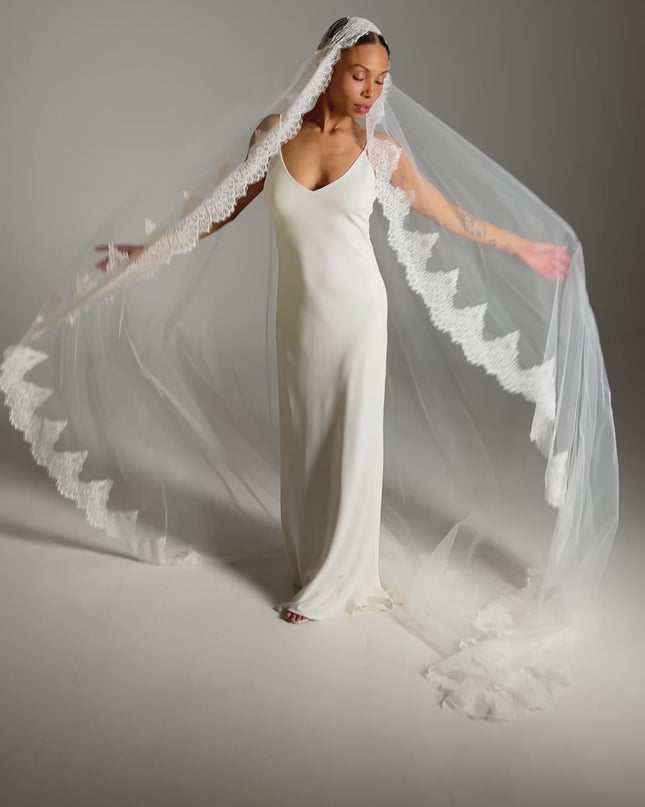 Juliet Cap Cathedral Veil – Wide Lace Edge Bridal Veil