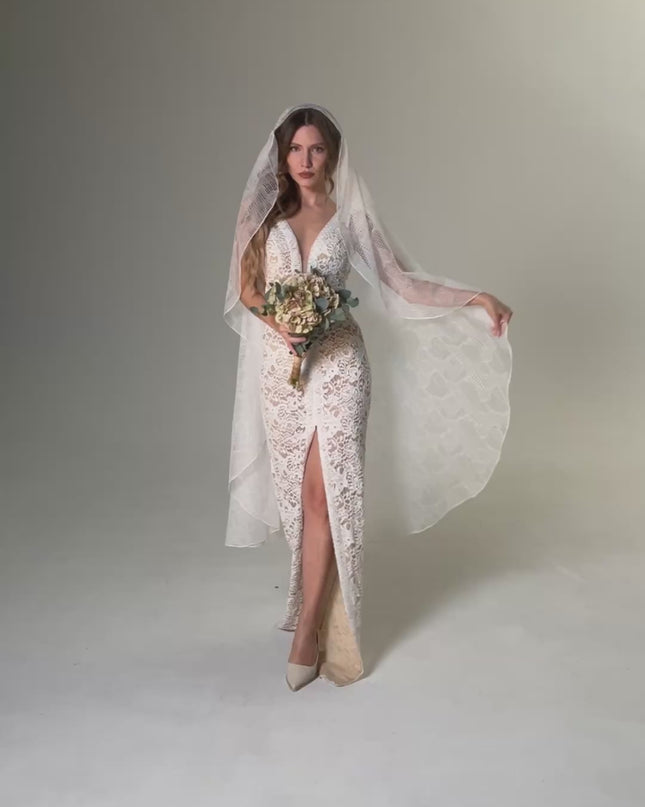 Romantic Boho Chantilly Lace Veil – One Tier Juliet Cap Style